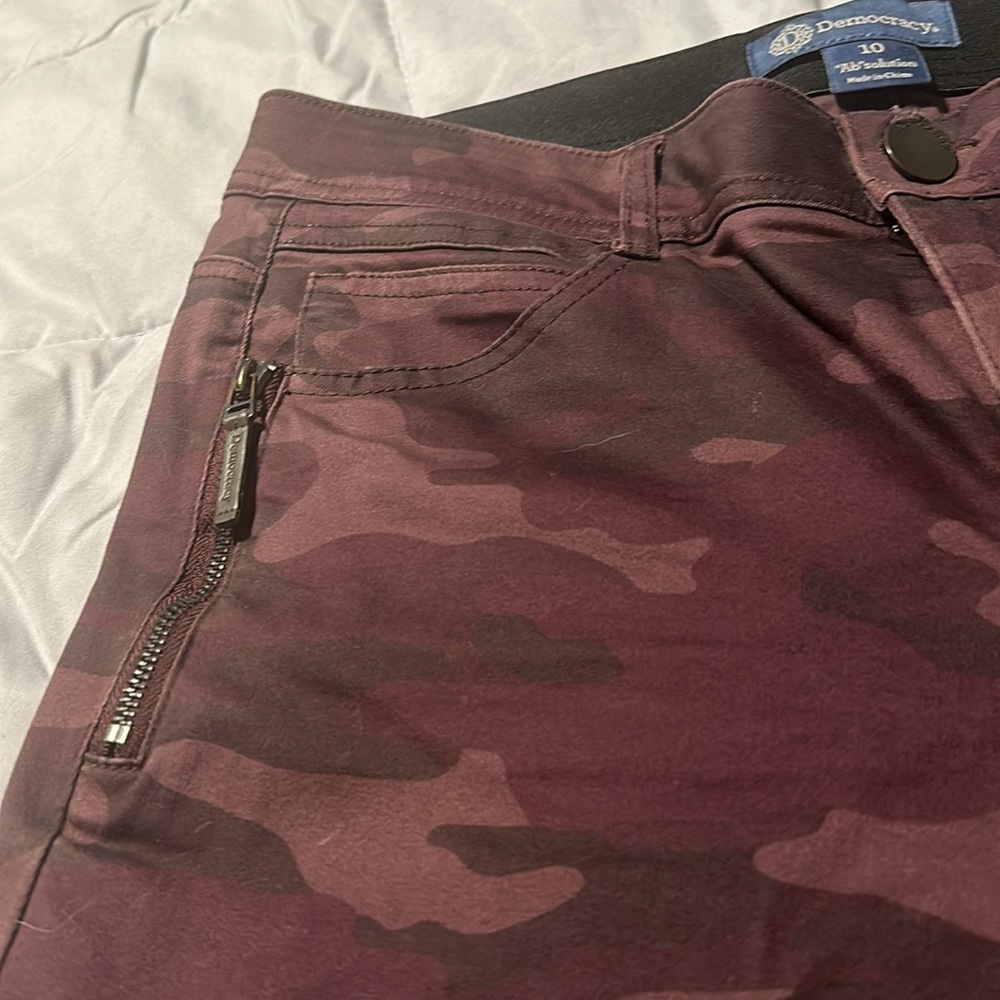 Democracy “Ab” solution size 10 purple camo jeans - Picture 5 of 10